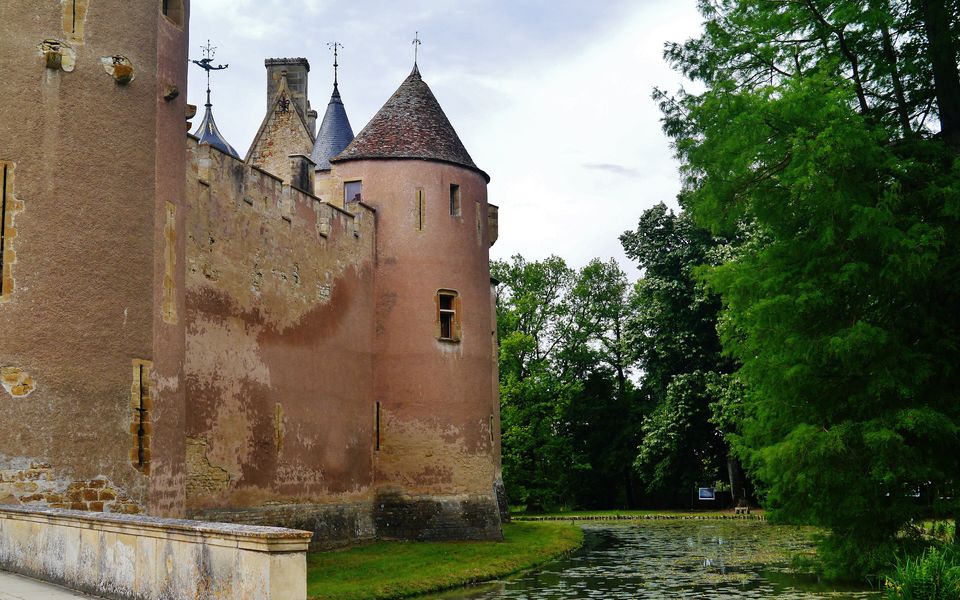Château d’Ainay-le-Vieil : visite, jardins et où dormir