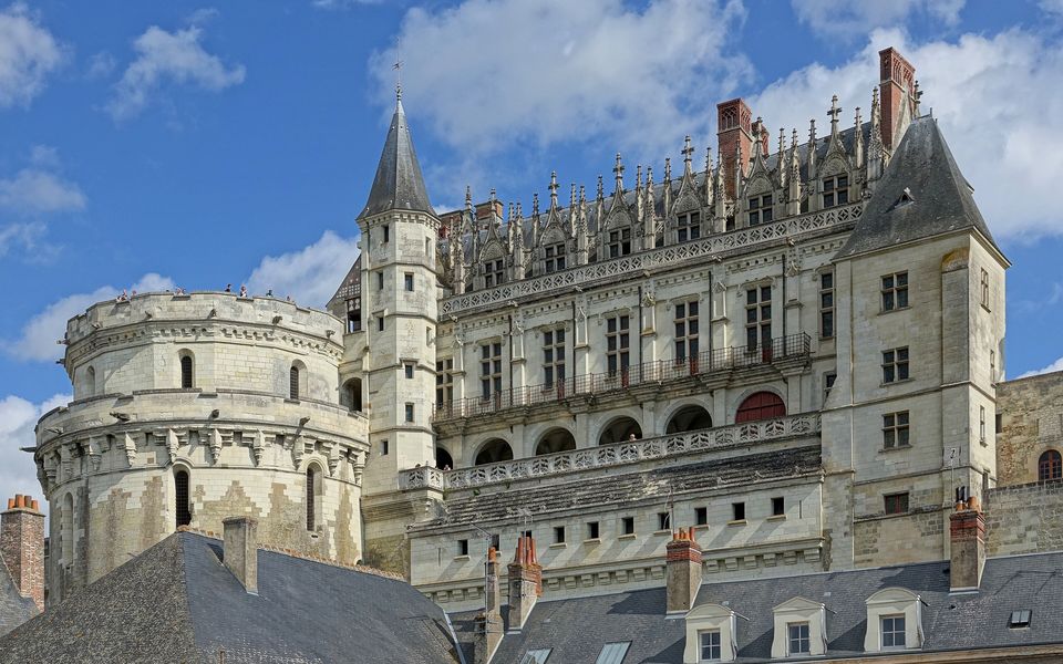 Château royal d’Amboise au-dessus de la Loire