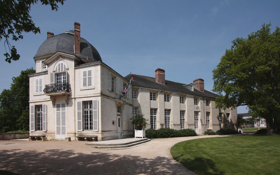 Châteauneuf-sur-Loire : château, musée de la Marine de Loire et où dormir
