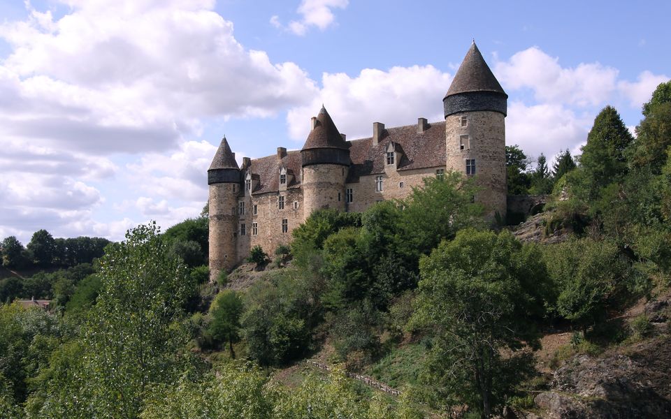 Château de Culan : forteresse du Berry et où dormir